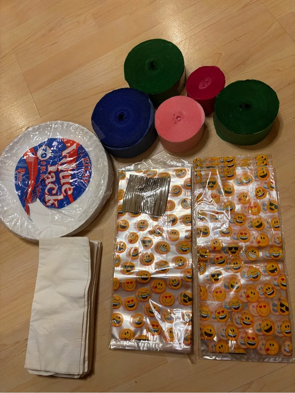 Value Pack White Party Plates with Emoji Treat Bags and Multicolor Streamers